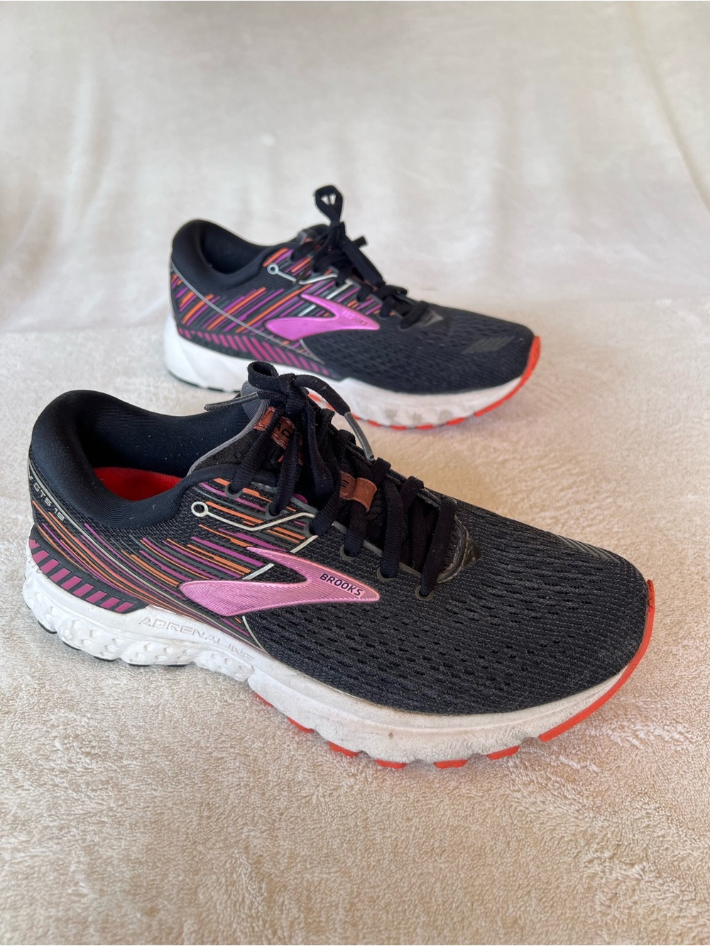 Brooks Women's Adrenaline GTS 19 Road Running Shoes Black Purple SIZE 7.5